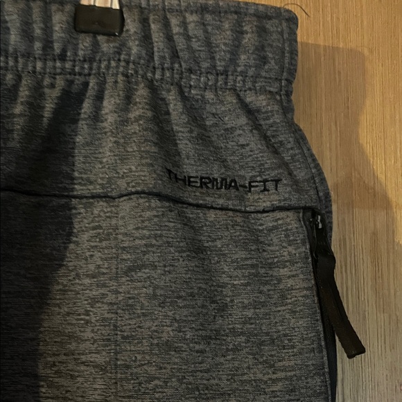 Nike Men's Charcoal Therma-Fit Sweat Pants - Picture 6 of 7